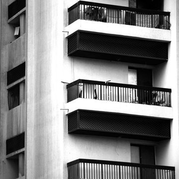 Adg snowhitebuilding web square